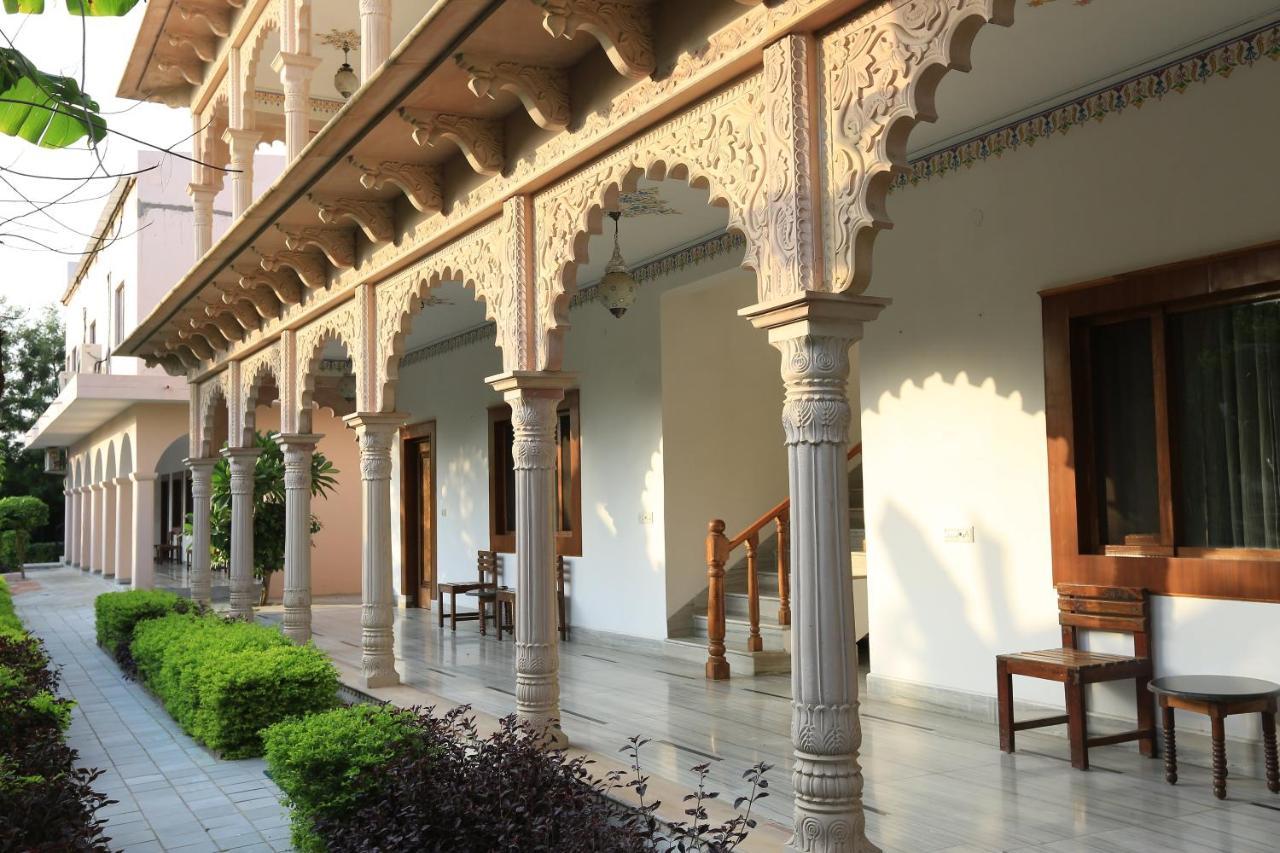 Hotel Sunbird Bharatpur Exterior foto