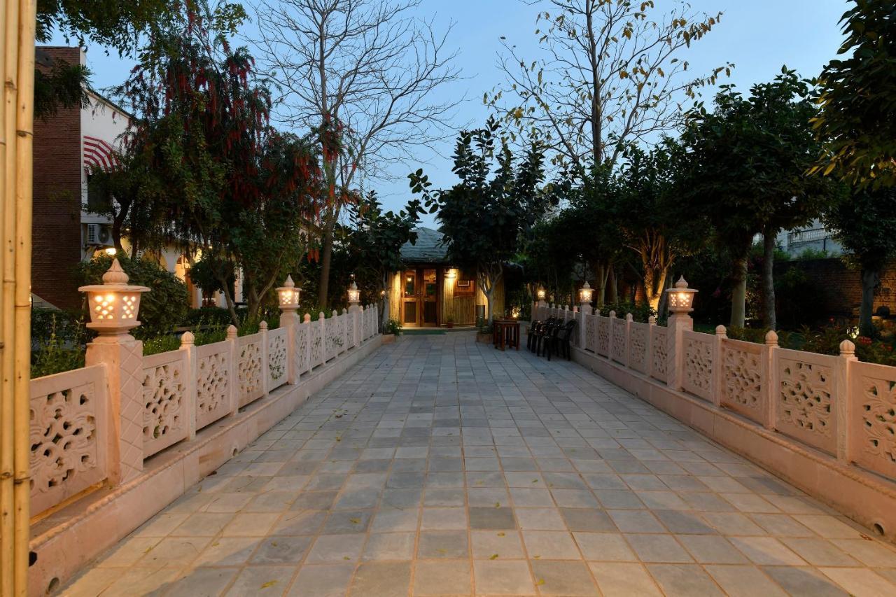Hotel Sunbird Bharatpur Exterior foto