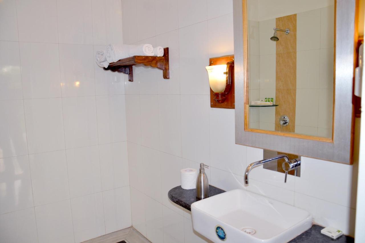 Hotel Sunbird Bharatpur Exterior foto