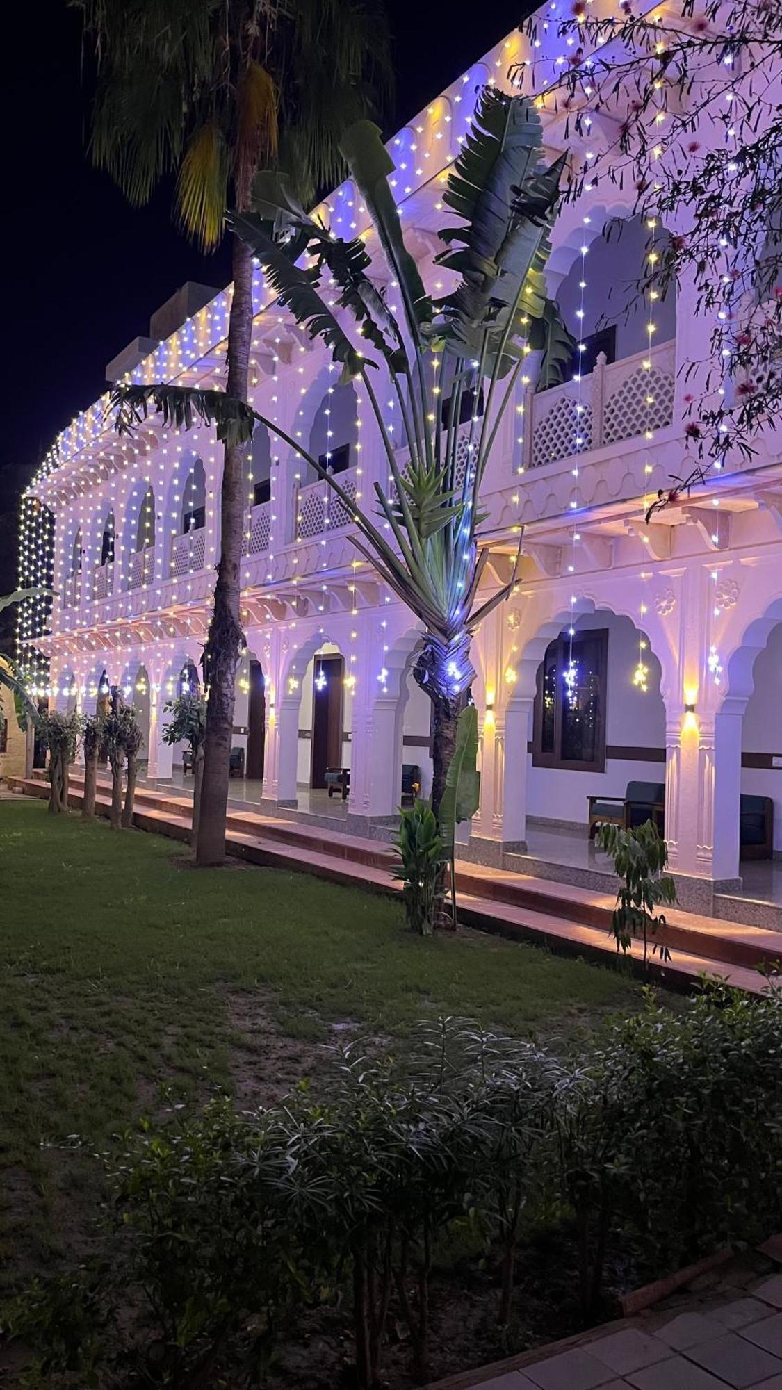 Hotel Sunbird Bharatpur Exterior foto