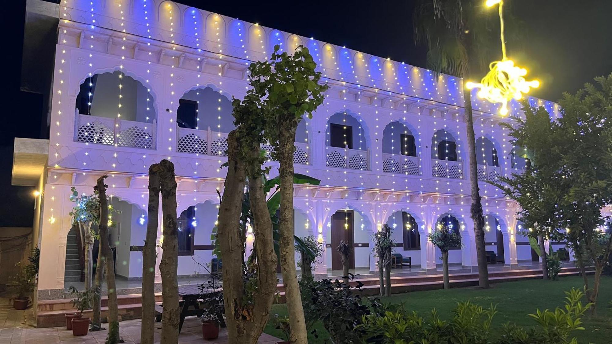 Hotel Sunbird Bharatpur Exterior foto