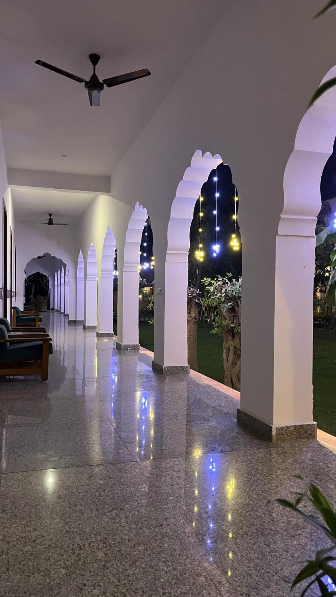 Hotel Sunbird Bharatpur Exterior foto