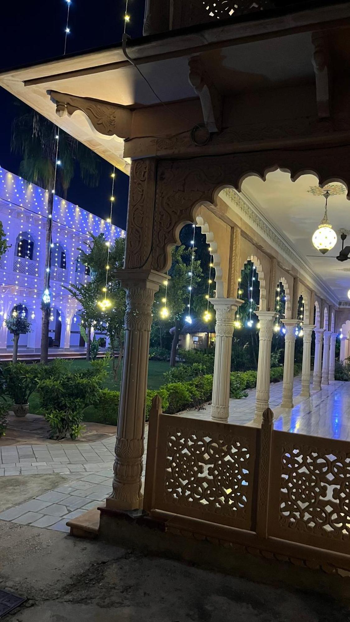 Hotel Sunbird Bharatpur Exterior foto