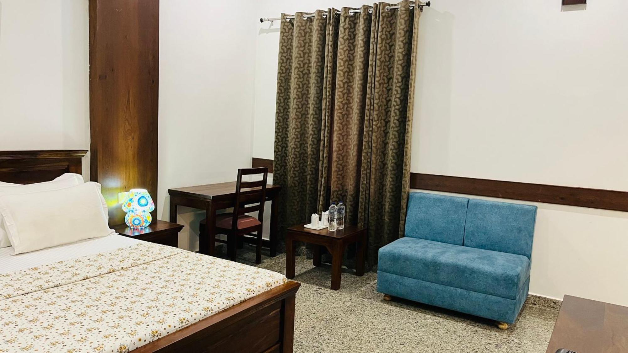 Hotel Sunbird Bharatpur Exterior foto